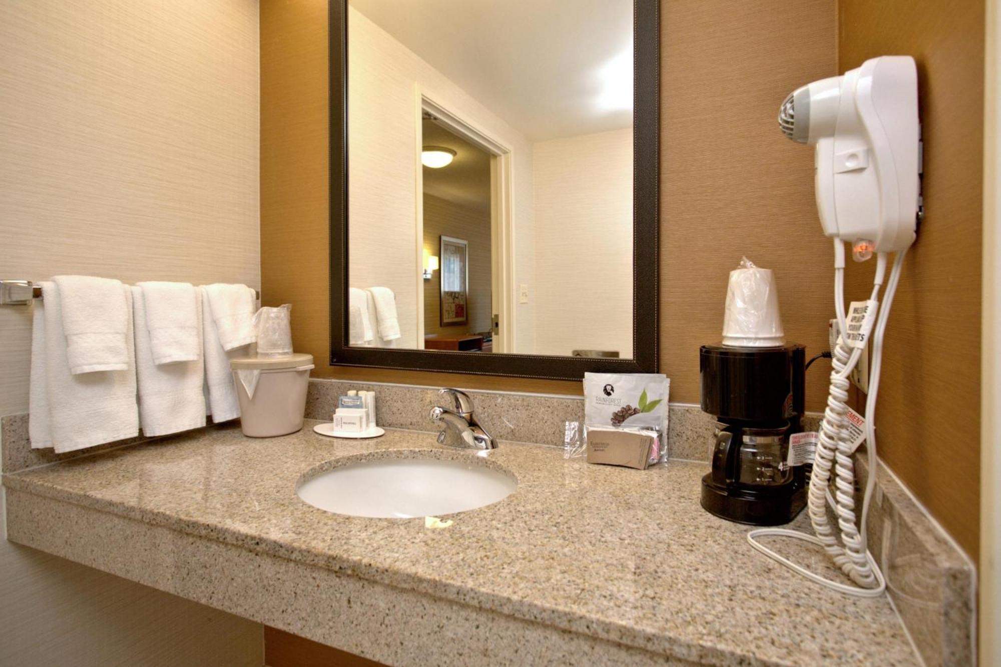 Fairfield Inn & Suites By Marriott Edison - South Plainfield Екстер'єр фото